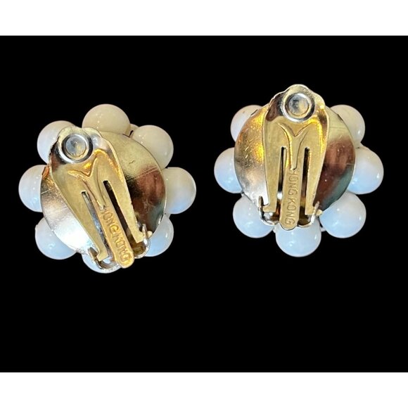 White Beaded Clip On Earrings Round Cluster Hong Kong MCM VTG - Picture 3 of 3